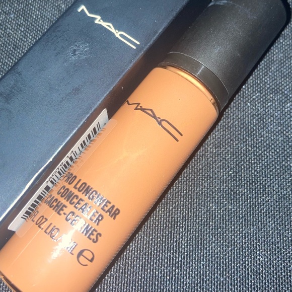 x1 MAC NW45 PRO LONGWEAR CONCEALER PUMP BRAND NEW BOXED - Picture 3 of 11